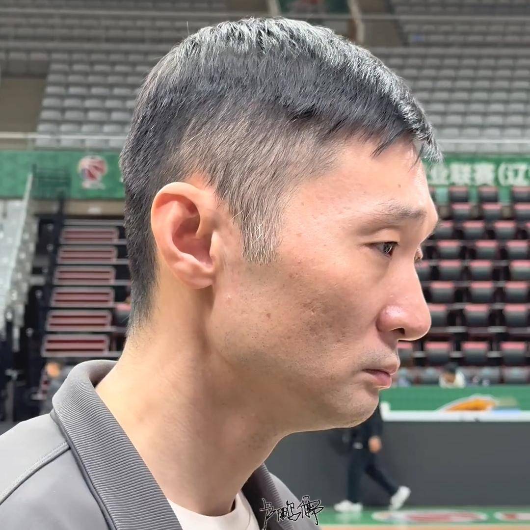 关于兹格雷布主教练鼓励球员，不畏困难的信息