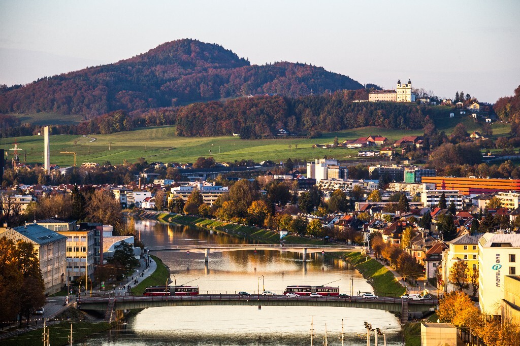 奥地利战胜瑞士步入决赛，夺得胜利