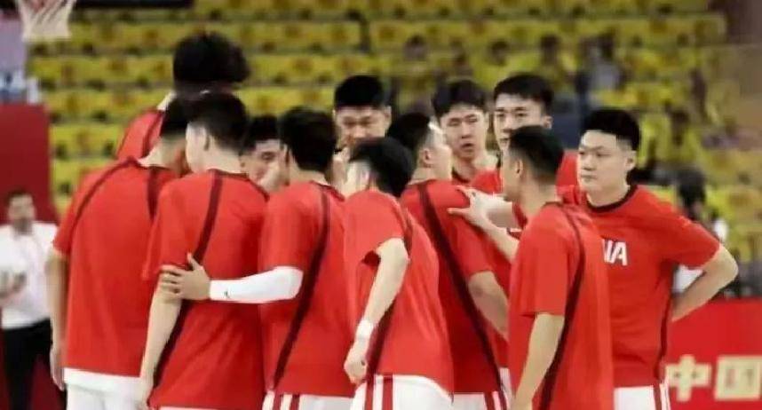 对抗赛中外援争相表现，为球队争取胜利