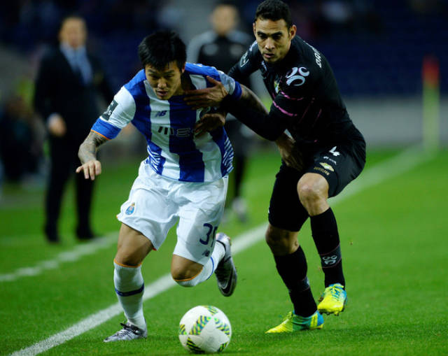 爱游戏-摩纳哥迎战波尔图：激战中欲夺胜利的简单介绍