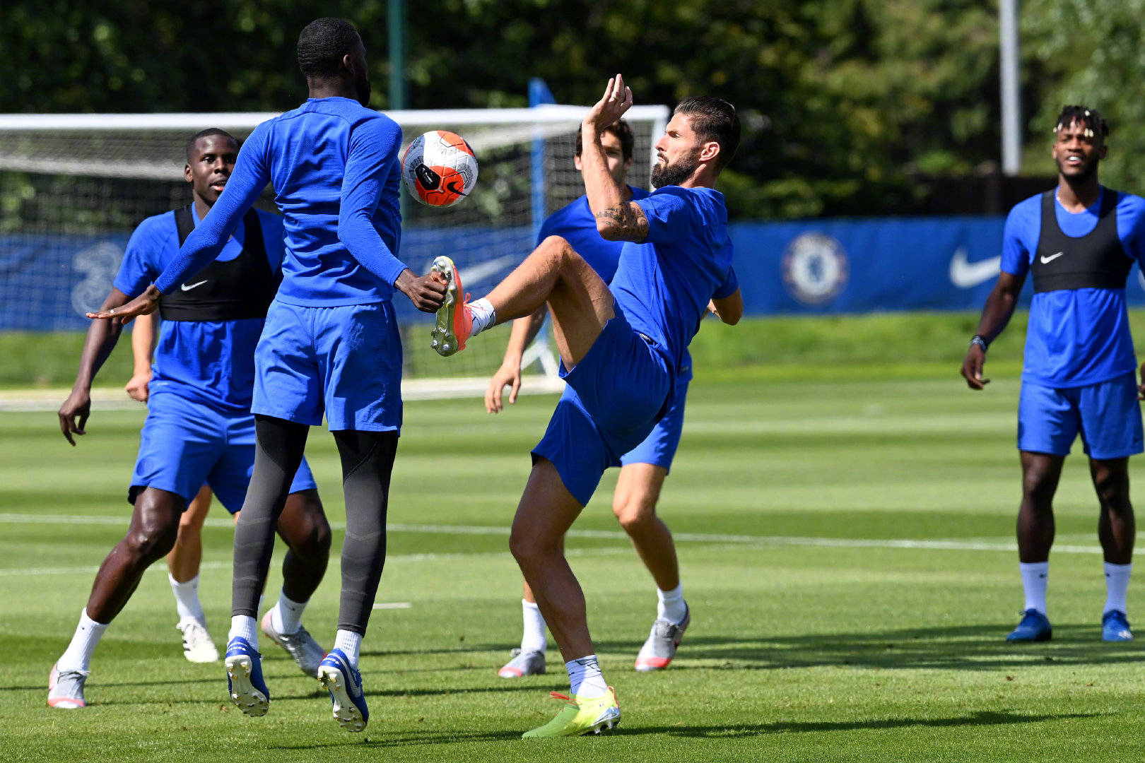 包含巴恩斯利联队客场逆转成功,球员备战下一场比赛的词条 包含巴恩斯利联队客场逆转成功,球员备战下一场比赛的词条