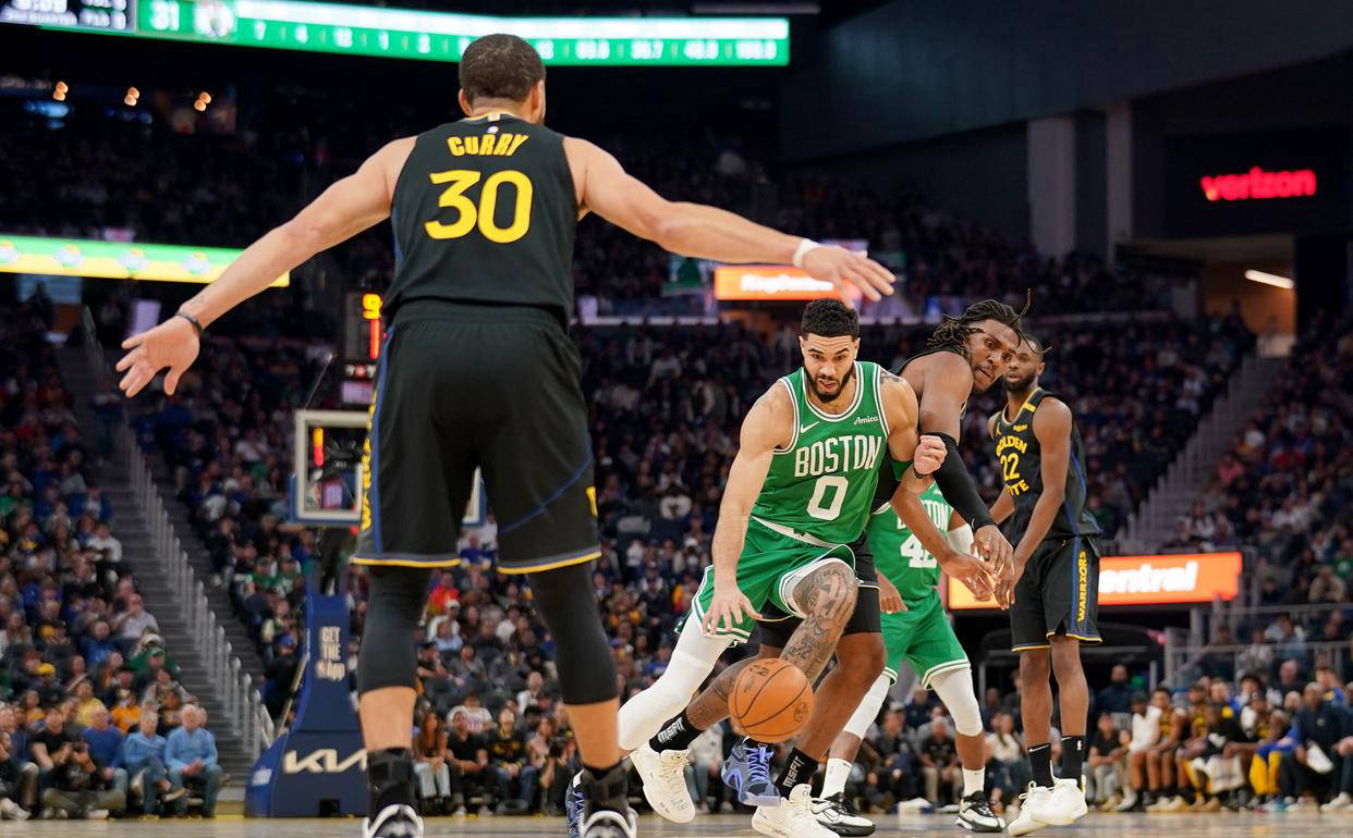 勇士再胜凯尔特人,战绩飙升 勇士再胜凯尔特人,战绩飙升