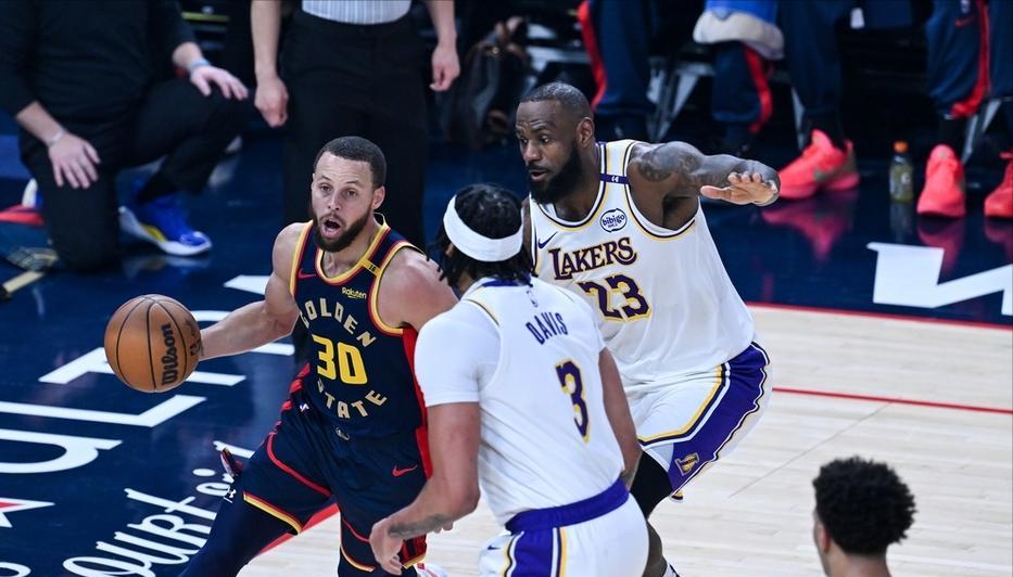 勇士战胜湖人，稳定西部次席位置