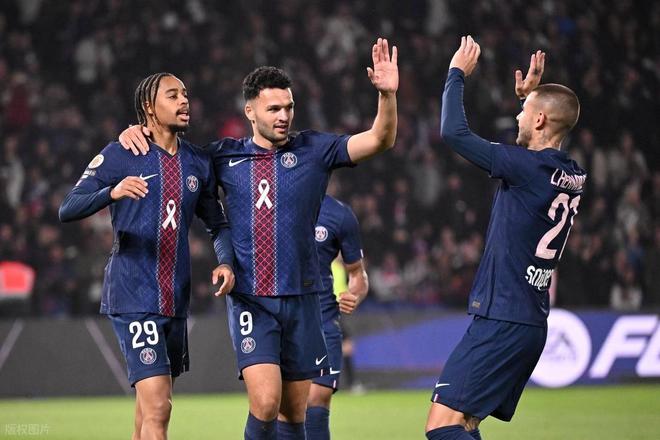 爱游戏app-斯特拉斯堡遭遇四连败，法甲保级前景堪忧