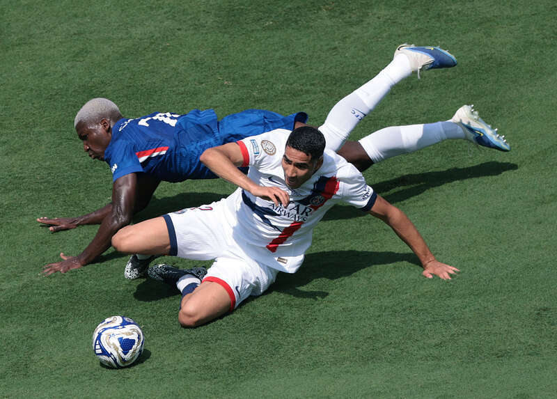 关于巴黎圣日尔曼三球完胜对手，晋级半决赛的信息