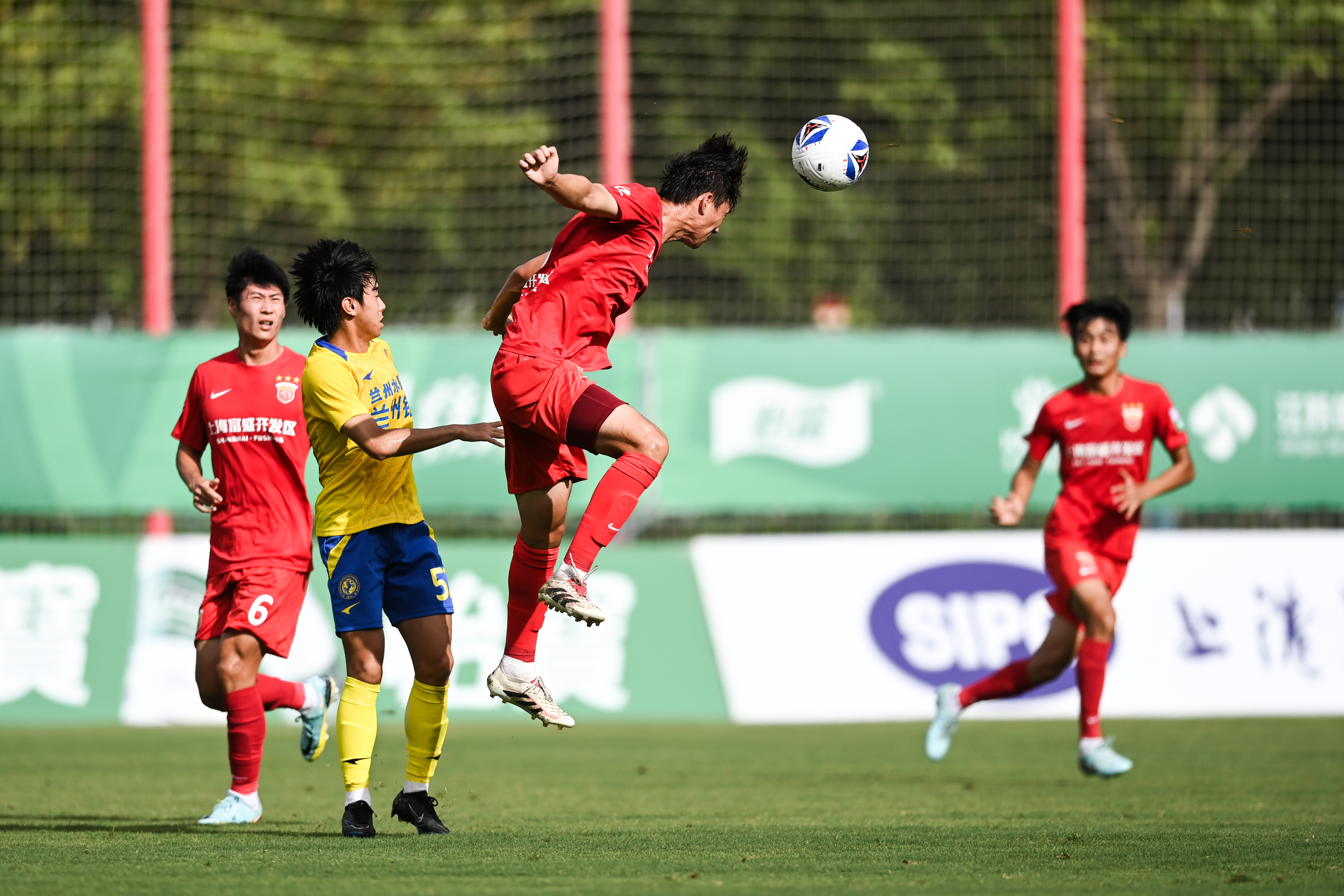 爱游戏在线登录-亚洲杯预选赛热身赛取得胜利，球队信心大增