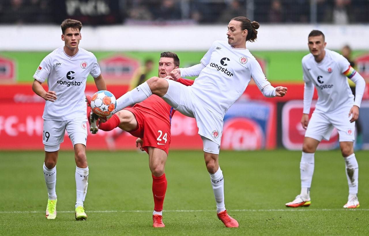 瑞典女足创下联赛八连胜纪录的简单介绍