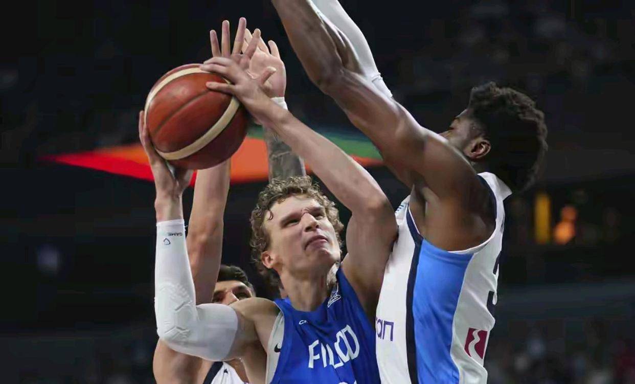 雄鹿大胜魔术，字母哥轰33分的简单介绍