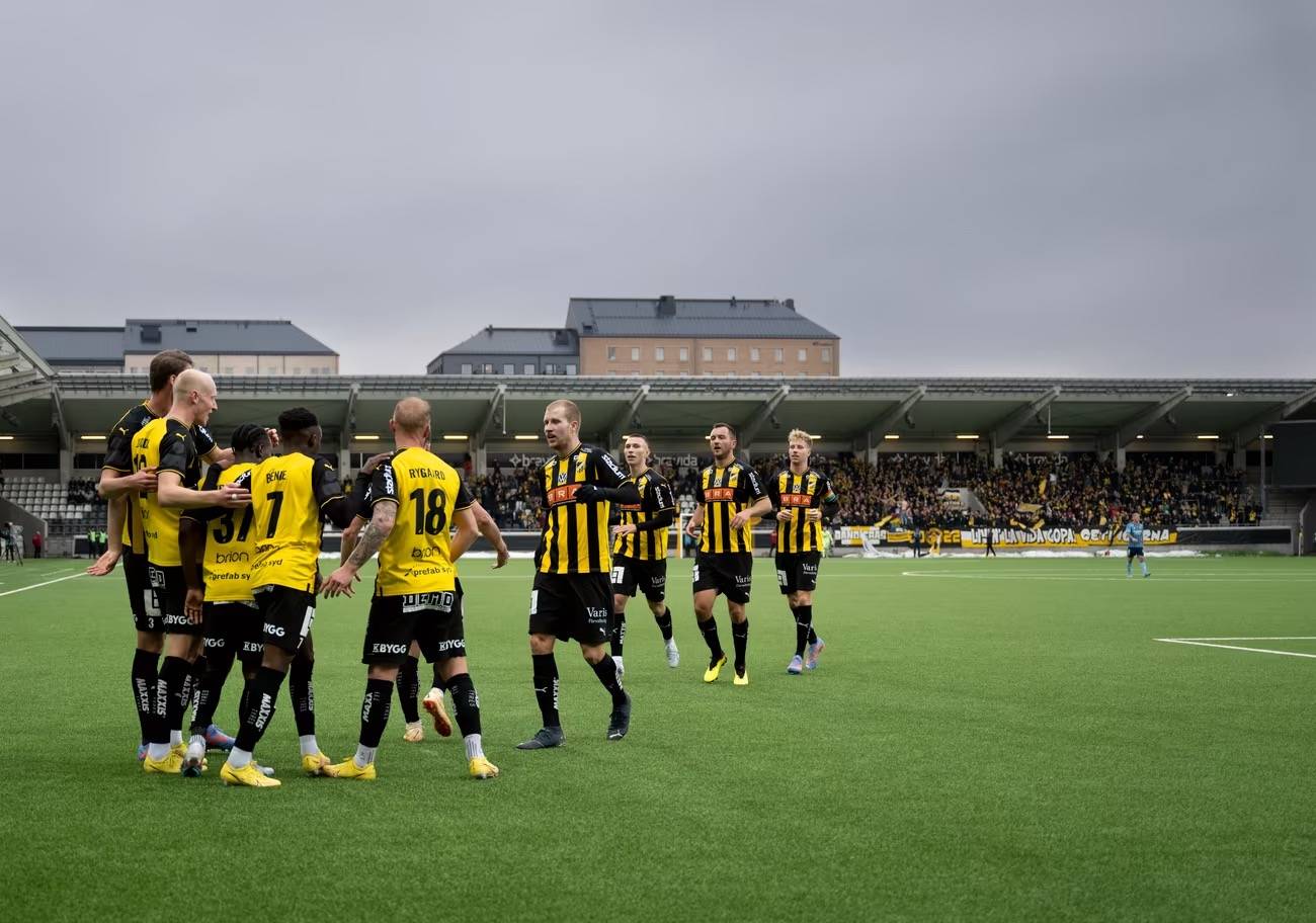 斯洛文尼亚队在比赛中连续攻入进球斩获胜利的简单介绍