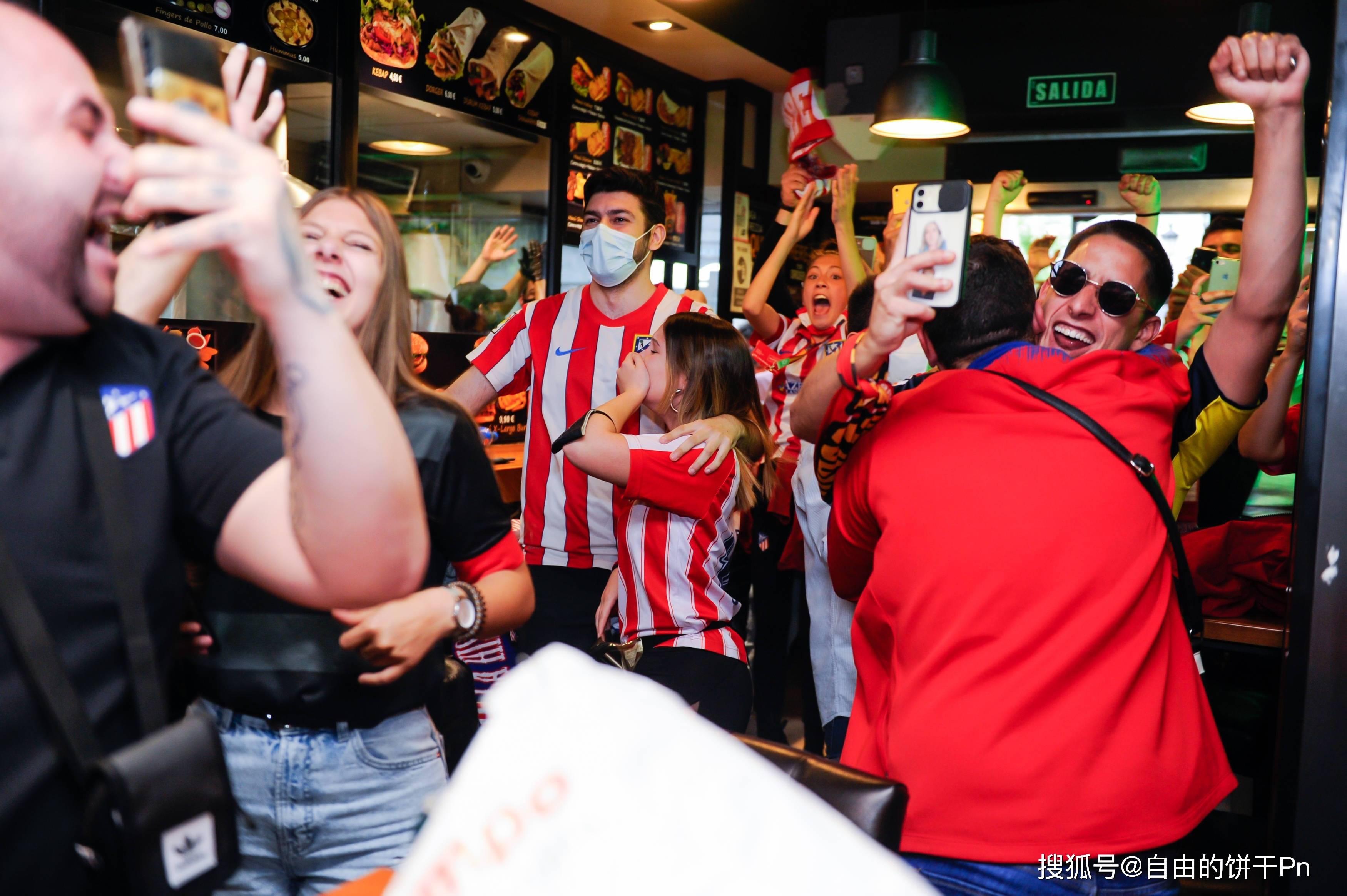 爱游戏网页版-包含马德里德比引发球迷狂热，联赛榜首或生变的词条