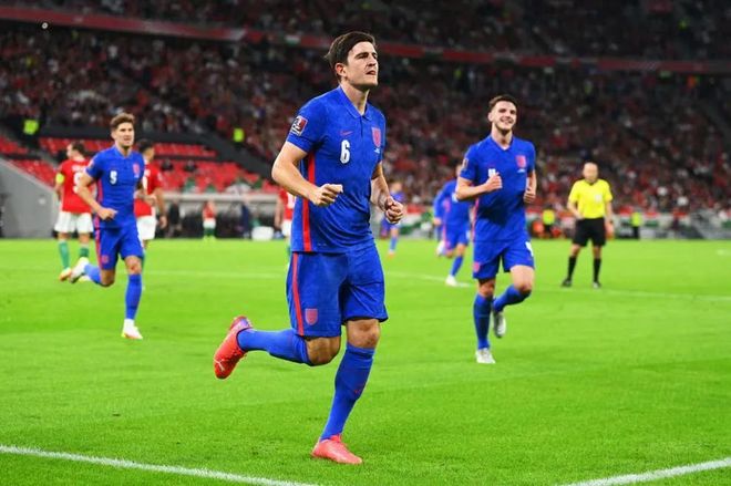 英格兰队取得四连胜领跑小组