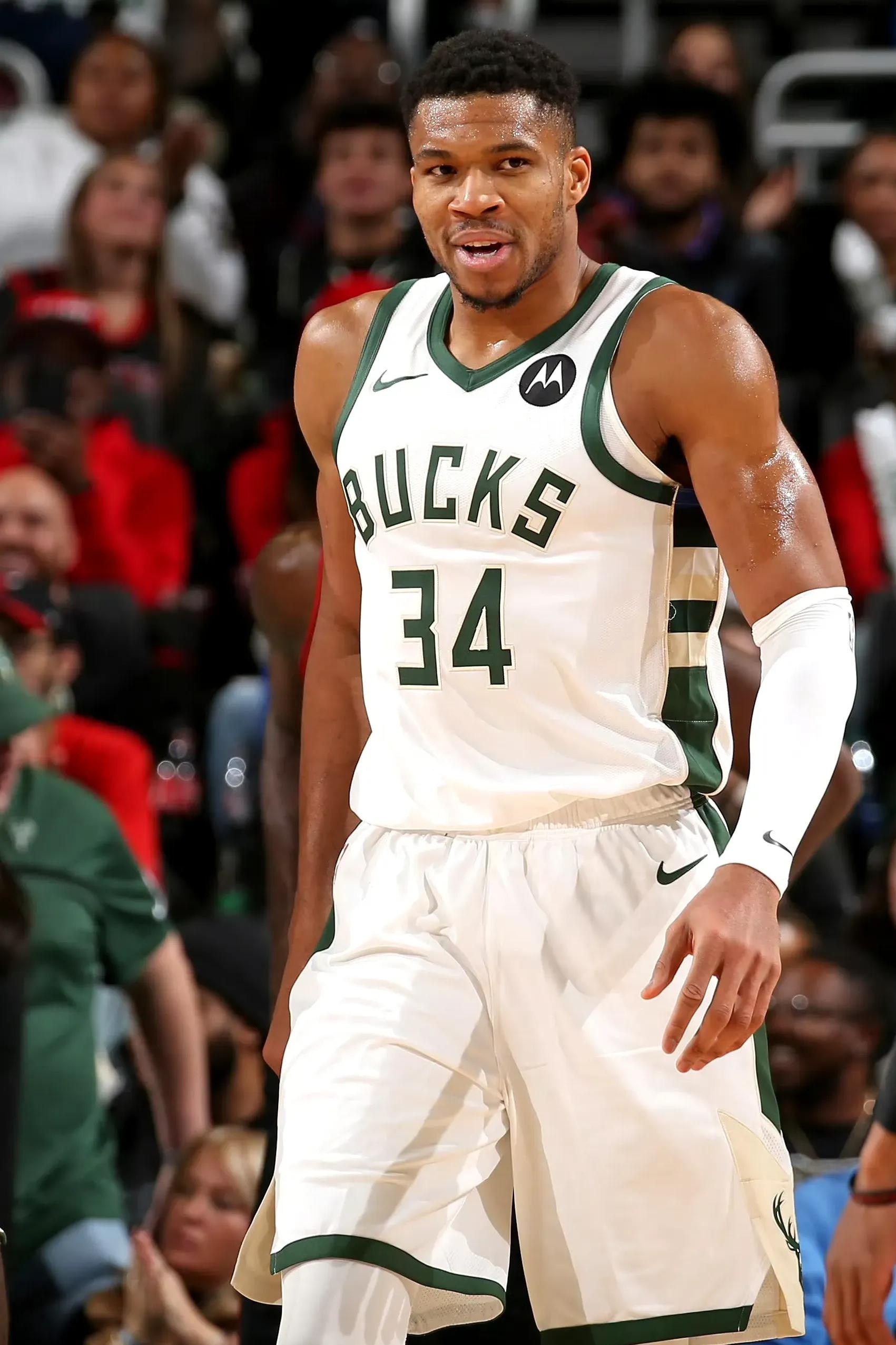 爱游戏入口-雄鹿球员再次伤愈复出，助阵球队冲击季后赛的简单介绍