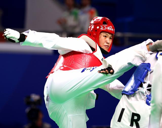 爱游戏官网网页版入口-跆拳道比赛中，选手捷足先登夺冠