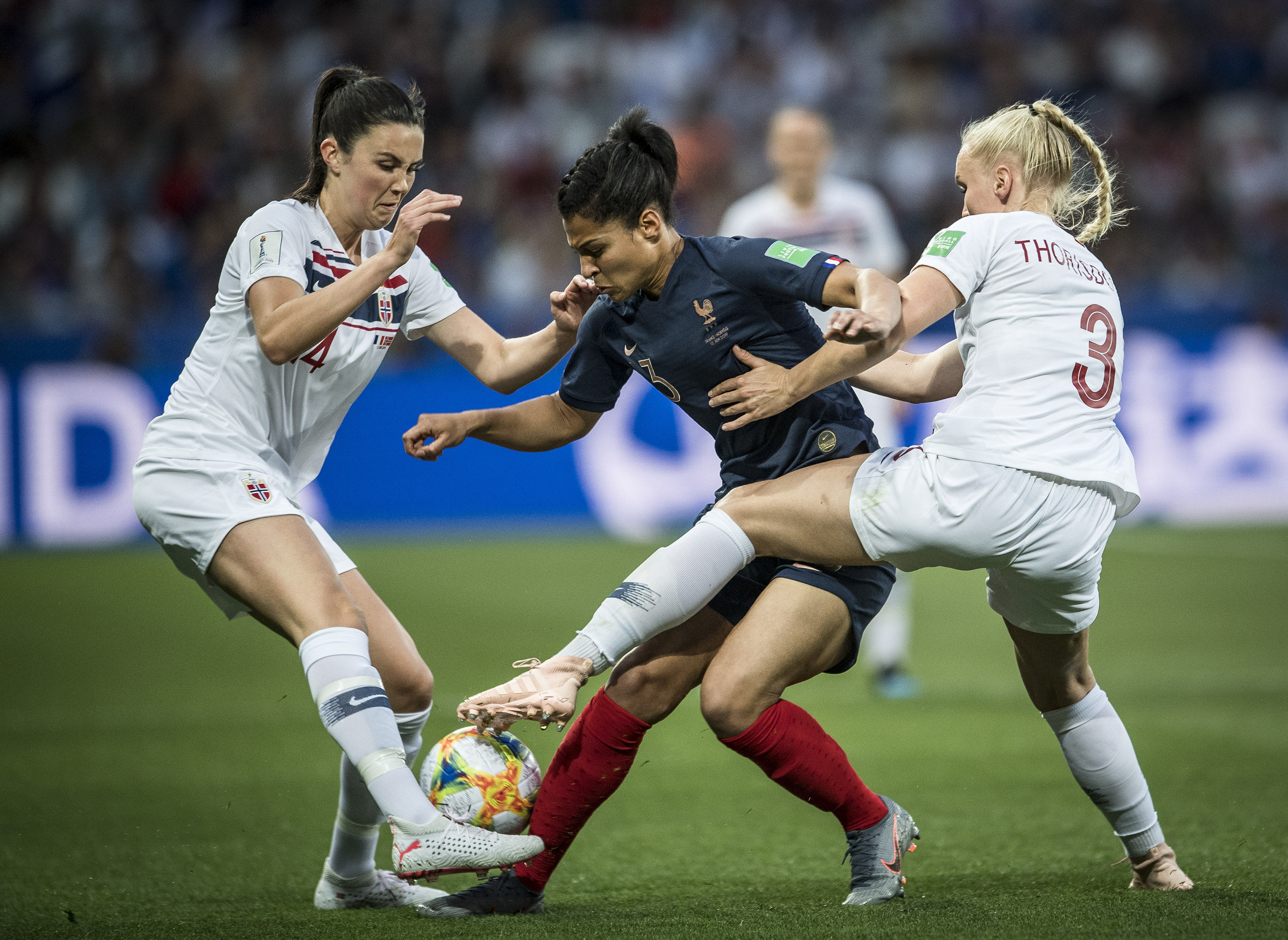 爱游戏官网-挪威女足在国际比赛中表现亮眼胜利